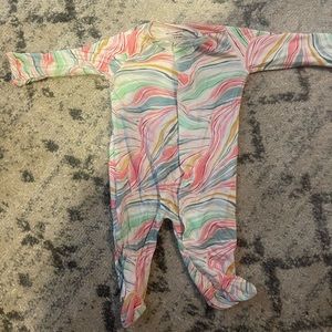 Magnetic Me Onesie ( magnetic closure)